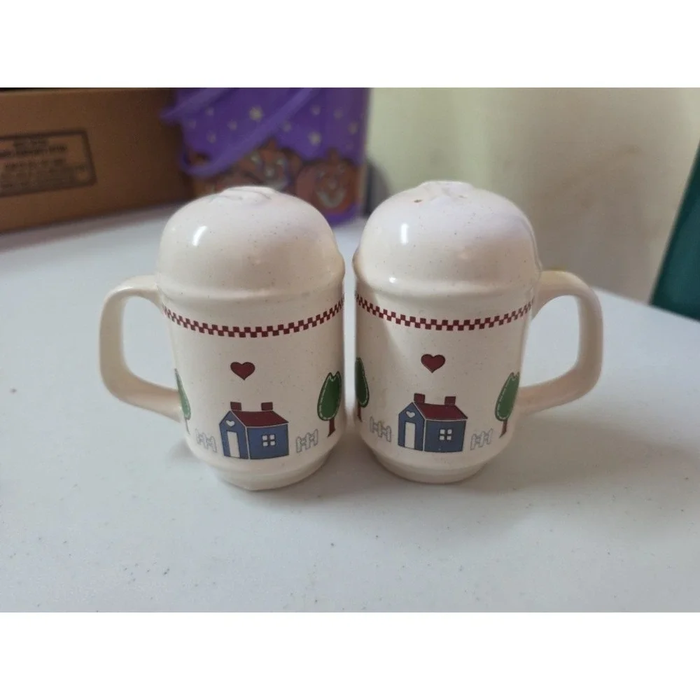 International Habersham Salt And Pepper Shakers Heart Home